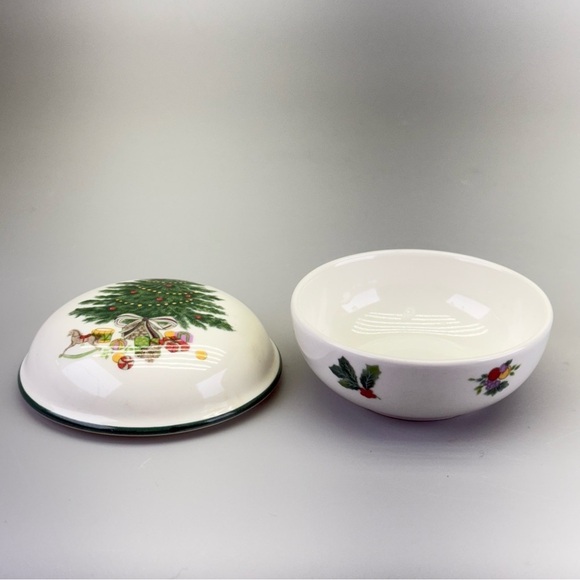 Mikasa Heritage Christmas Story Trinket Dish - Picture 6 of 7